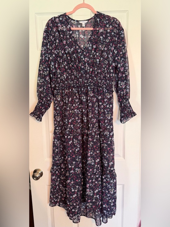 Time and Tru Dresses & Skirts - Time and Tru Black Floral Long Sleeve Tiered Dress